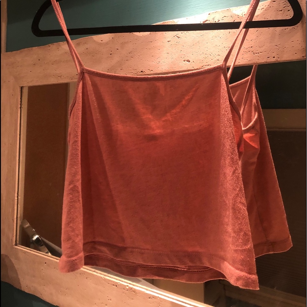 pink tank top